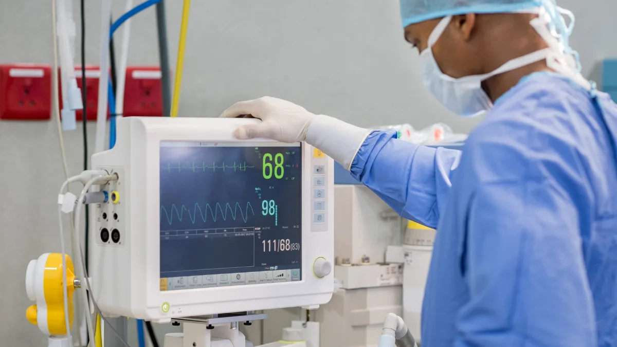 Knowing the 5 Crucial Advantages of Patient Monitor 2