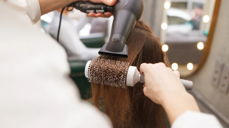 Straightening the 4 Advantages and Disadvantages of Hair Dryer 2
