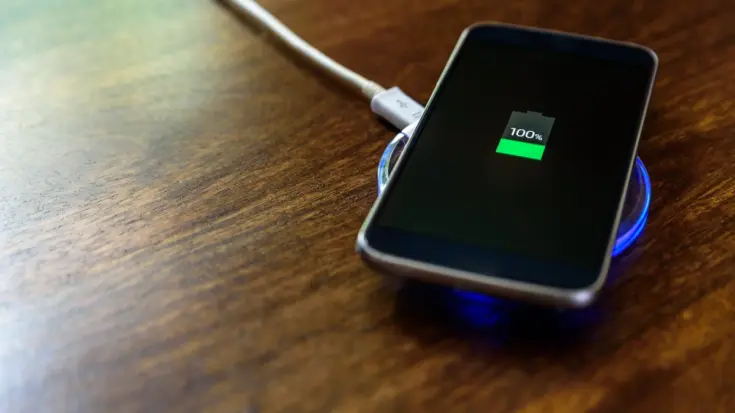 Magnetic Powerbank vs Wireless Charging Looks Similar but Different Source of Power 3