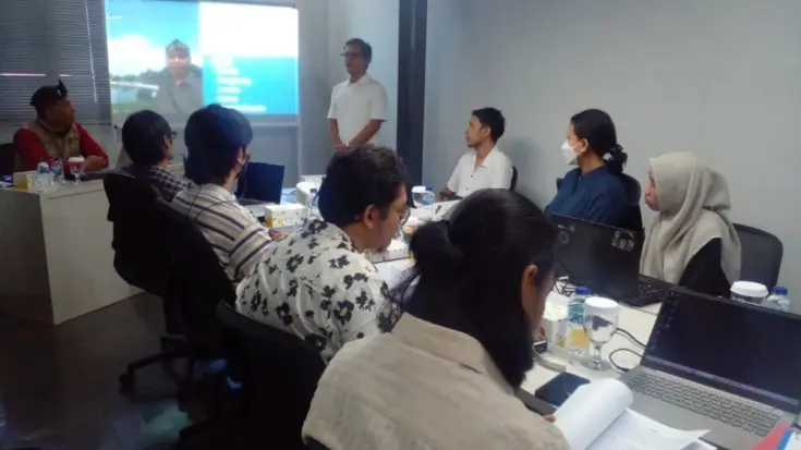 Dimulti Arranges Writing Class for Employees Measures to Improve Employee Quality 3