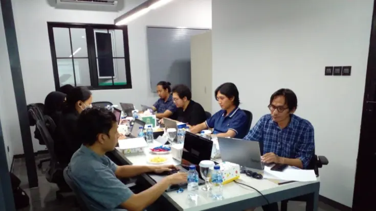 Dimulti Arranges Writing Class for Employees Measures to Improve Employee Quality